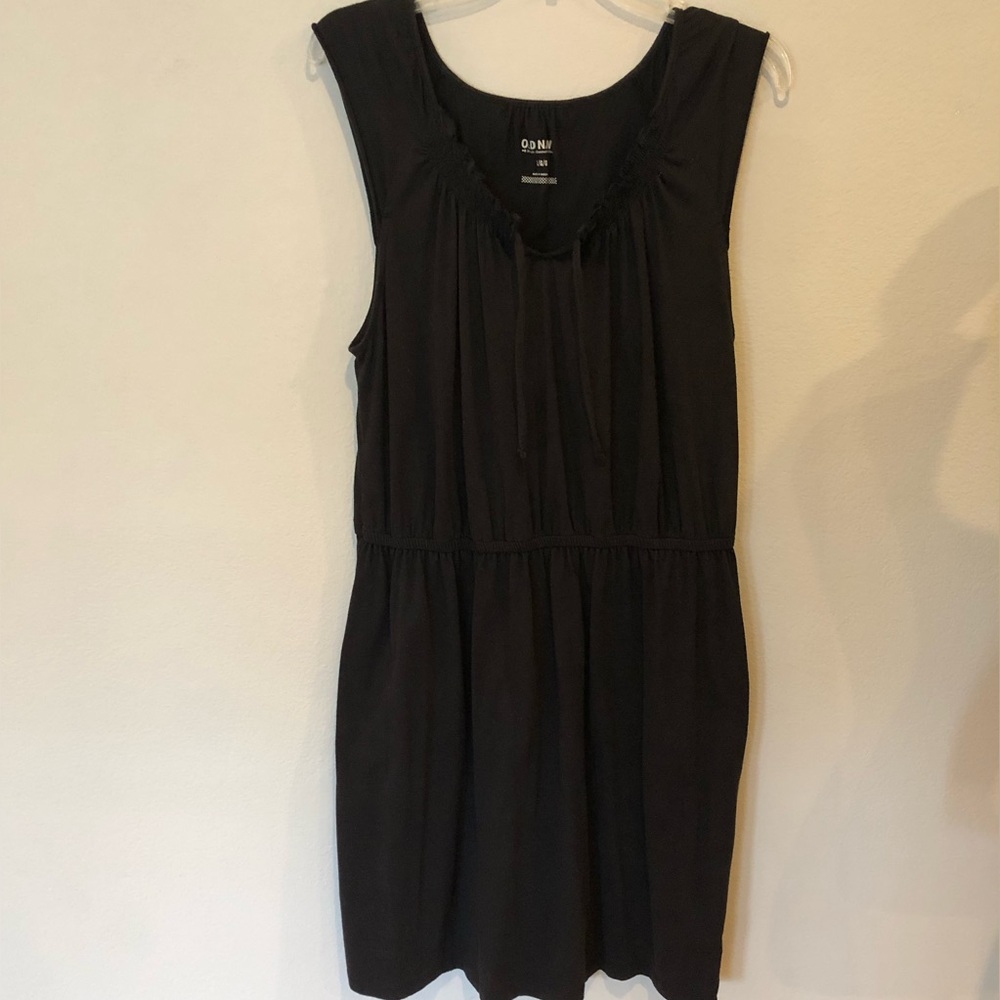 Old Navy Black Sleeveless Scoop-Neck Mini Dress, L